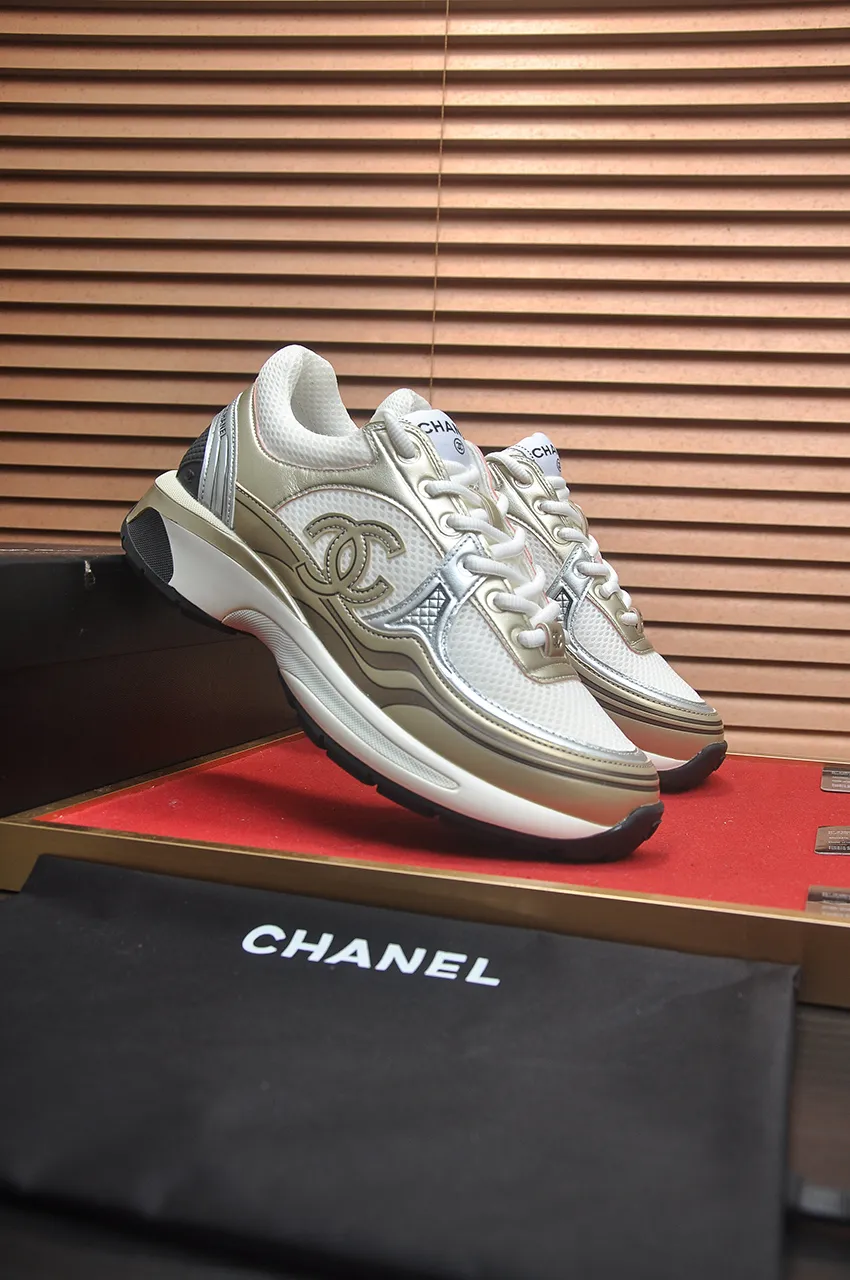 Men's shoes 💰600💶【CHANEL】(Chanel couple's model)👩‍❤️‍💋‍👨The latest all-season shoes🔥🔥The ultimate derivative model. Not only are you more fashionable on your feet, but wearing flat shoes can also lengthen your overall body shape ~ "Features" The simple upper is paired with conspicuous small fragrant cloth strips, which is fashionable and high-end. 💕💕Selected Chanel fabric for the upper, comfortable and soft fabric lining available in 5 colors 🐎Size: (women's 35-39, customized 40. Men's 38-44, customized 45)